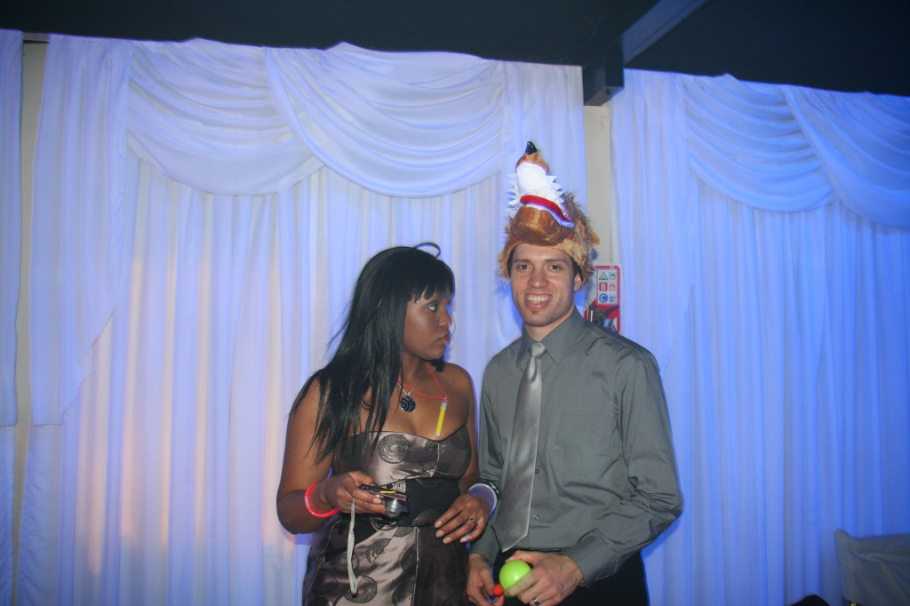 2009/03(March)/Argentina/1-Lucilia-Quince/1024x768_2009-03-13-417-Argentina-Diane-Mark-hats.JPG