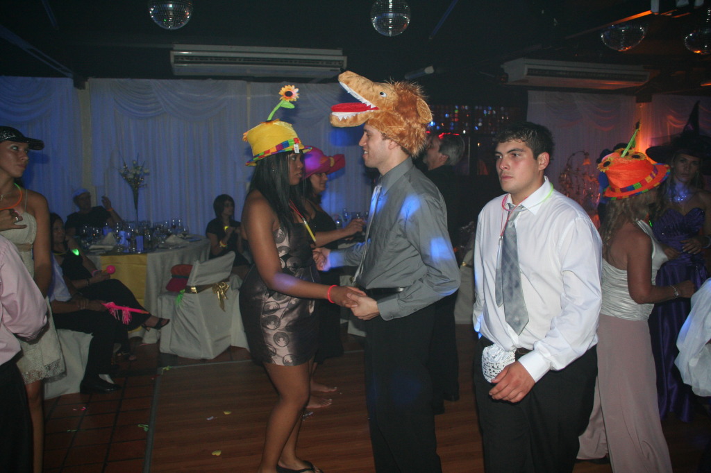 2009/03(March)/Argentina/1-Lucilia-Quince/1024x768_2009-03-13-421-Argentina-Diane-Mark-hats.JPG