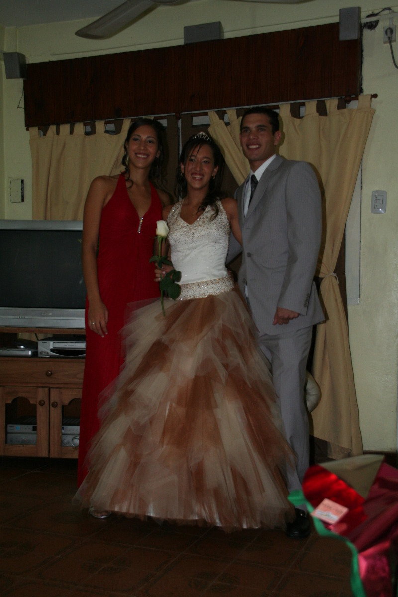 2009/03(March)/Argentina/1-Lucilia-Quince/800x600_2009-03-13-019-Argentina-Marianela-Lucila-Lio.JPG