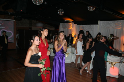 2009-03-13-111-Argentina-procession-Marianela-Adriana.JPG