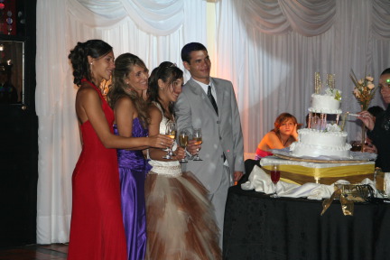 2009-03-13-389-Argentina-Marianela-Adriana-Lucilia-Lio-cake.JPG