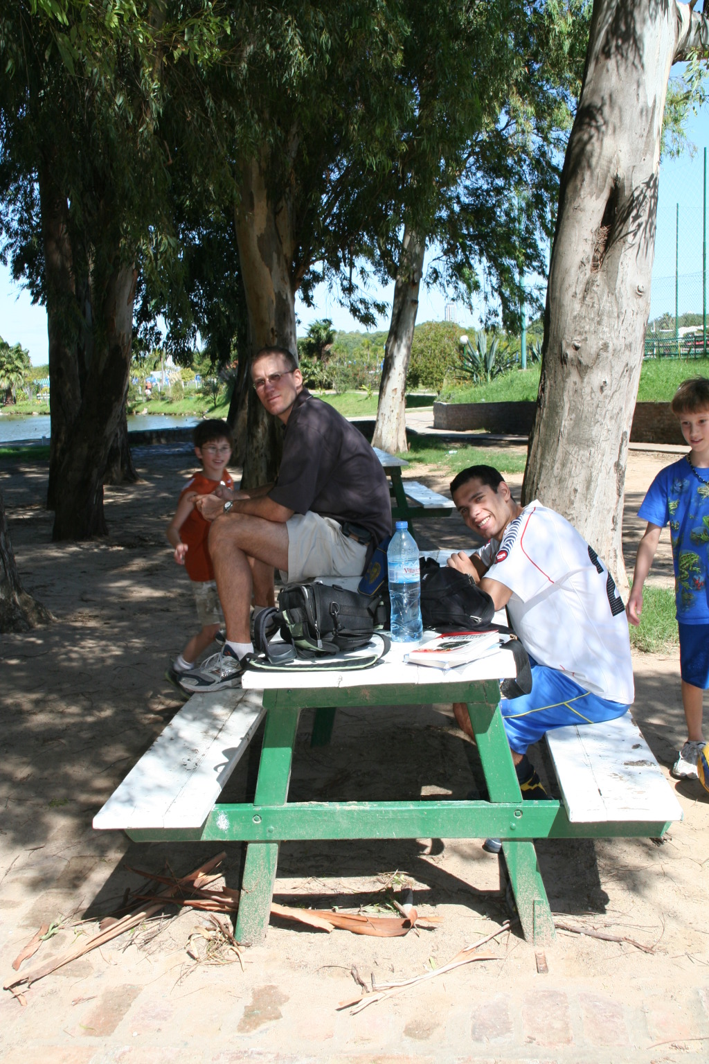 2009/03(March)/Argentina/2-Park/1024x768_2009-03-15-Argentina-028-Dax-Travis-Lio-Chance.JPG