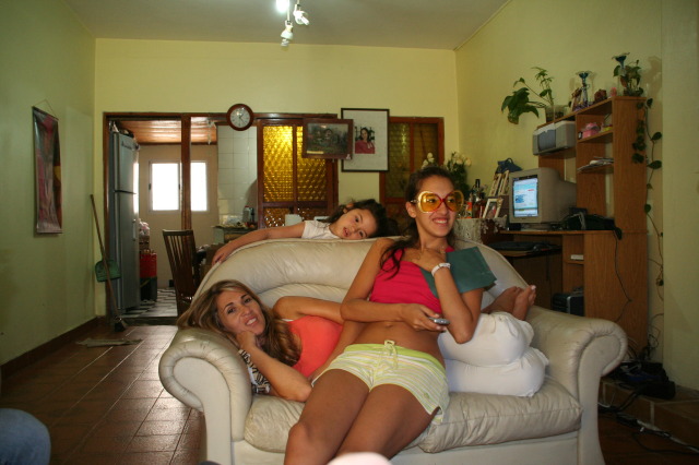 2009/03(March)/Argentina/2-Park/2009-03-15-Argentina-001-Adriana-Marianela-Candela.JPG