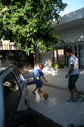 2009-03-15-Argentia-020-Chance-Ruben-Soccer.JPG