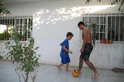 2009-03-15-Argentia-041-Lio-Chance-soccer.JPG