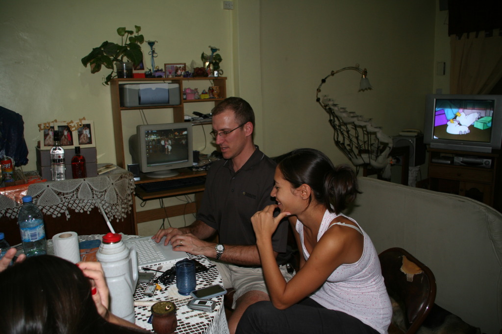 2009/03(March)/Argentina/5-Hanging-at-the-house/2009-03-15-Argentia-031-TravisMarianela.JPG