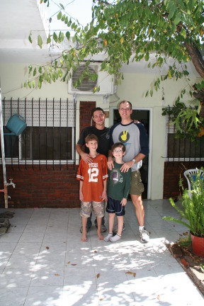 2009-03-20-Argentina-06-Ruben-Chance-Dax-Travis.JPG