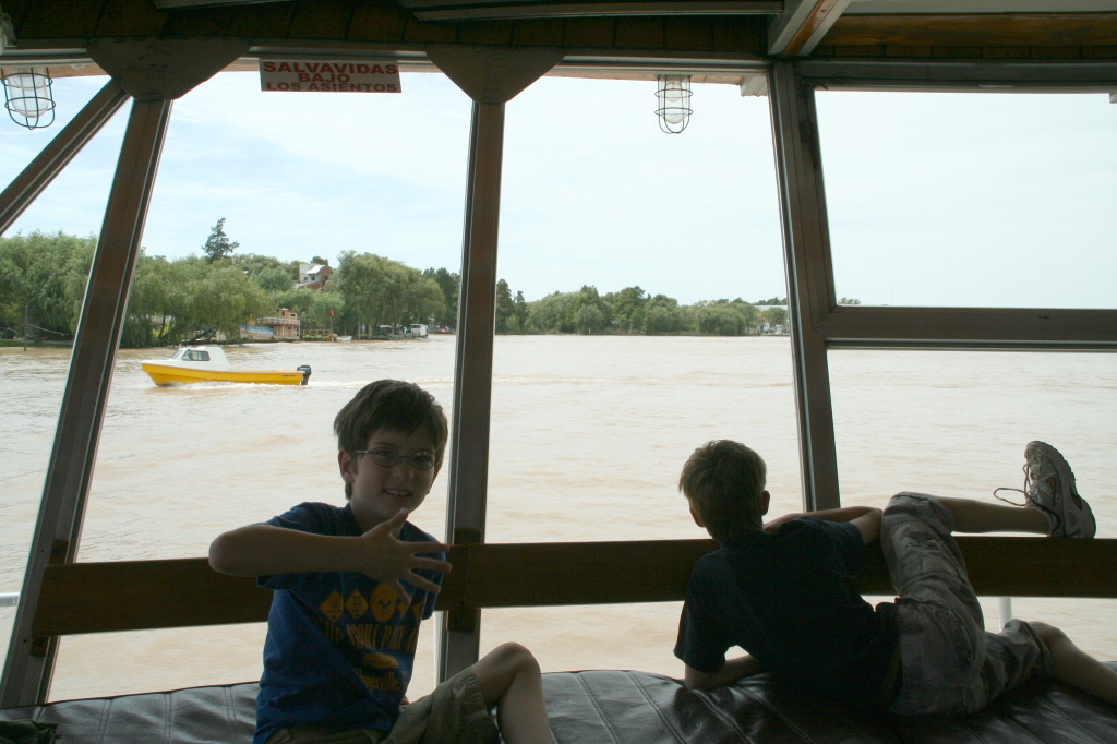 2009/03(March)/Argentina/6-Tigre/1024x768_2009-03-16-Argentia-Tigre-12-Dax-Chance.JPG