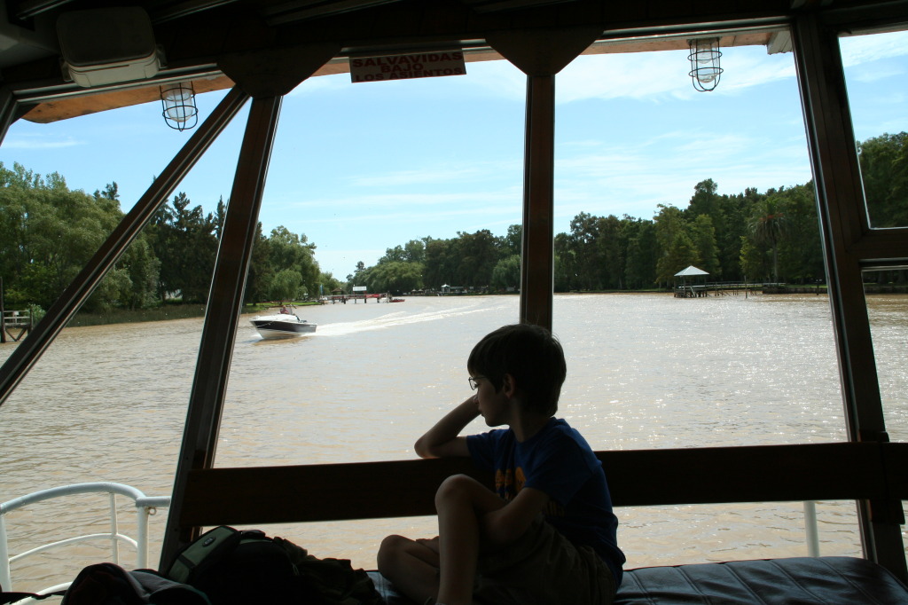 2009/03(March)/Argentina/6-Tigre/1024x768_2009-03-16-Argentia-Tigre-17-Dax.JPG