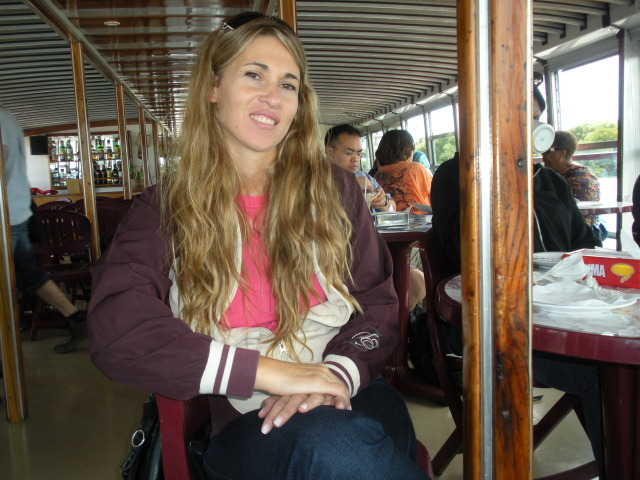 2009-03-16-Tigre-Nikon-04-Adriana.JPG