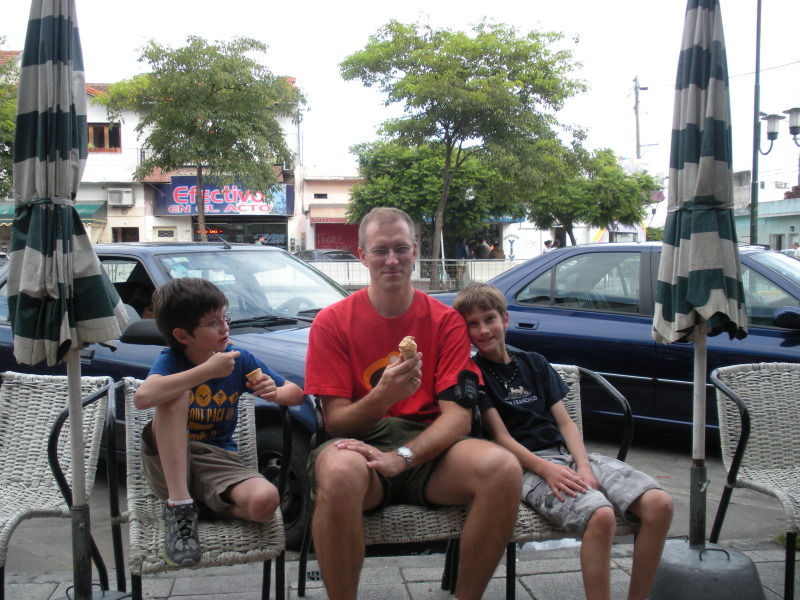 2009/03(March)/Argentina/6-Tigre/800x600_2009-03-16-Tigre-Nikon-29-Dax-Travis-Chance.JPG