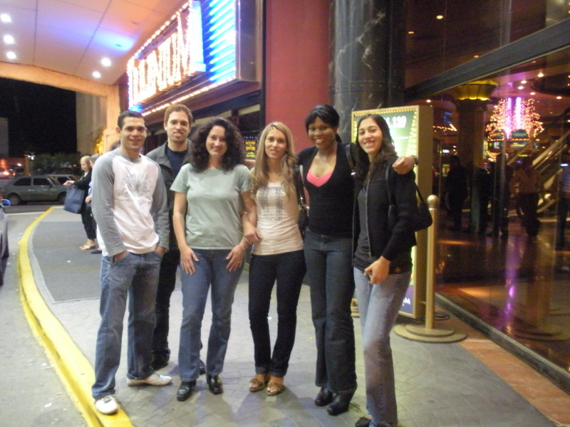 2009/03(March)/Argentina/6a-Casino-night/2009-03-15-Argentina-Casino-01-Lio-Mark-Suzi-Adriana-Diane-Marianela.JPG