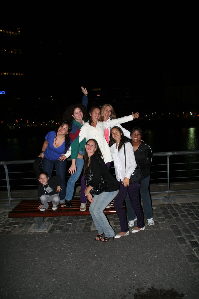 2009/03(March)/Argentina/7-Buenos-Aires-evening/640x480_2009-03-16-Argentina-Buenos-Aires-26-Rodrigo-Fernanda-Suzi-Lucila-Laura-Adriana-Marianela-Diane.JPG