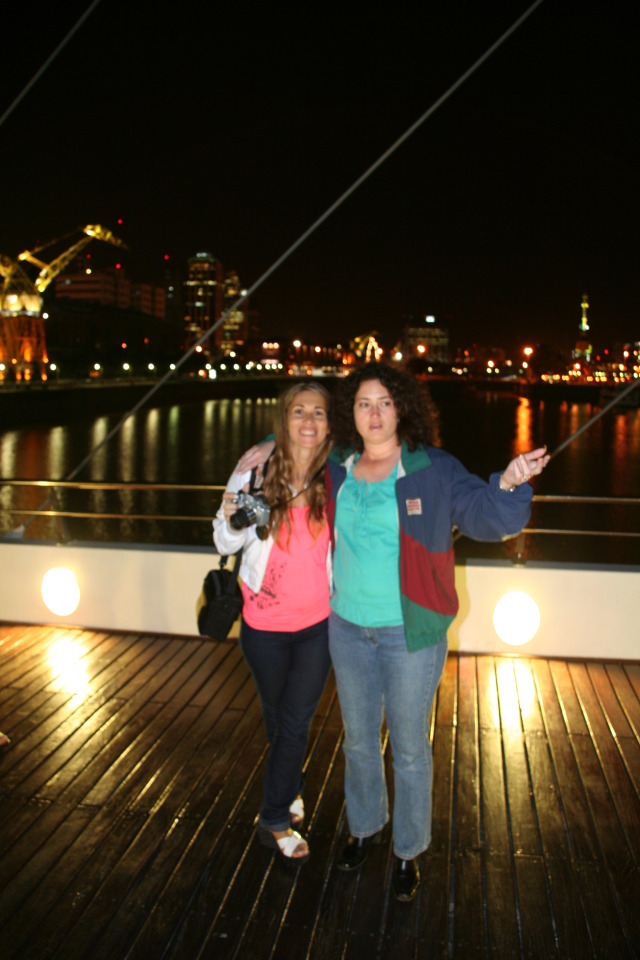 2009/03(March)/Argentina/7-Buenos-Aires-evening/640x480_2009-03-16-Argentina-Buenos-Aires-46-Adriana-Suzi.JPG