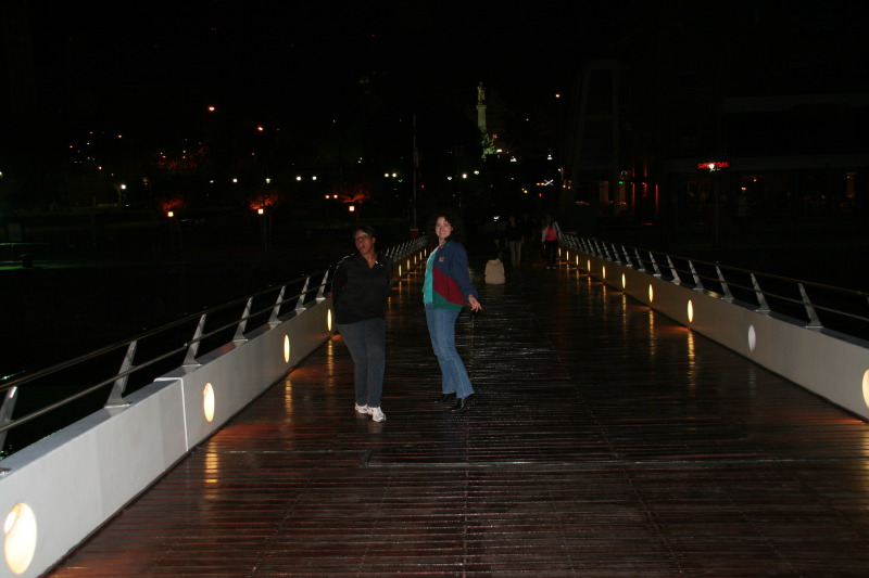 2009/03(March)/Argentina/7-Buenos-Aires-evening/800x600_2009-03-16-Argentina-Buenos-Aires-31-Diane-Suzi.JPG