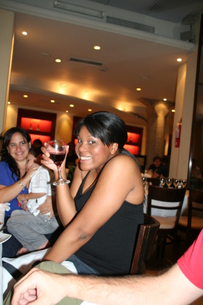2009-03-16-Argentina-Buenos-Aires-13-Fernanda-Rodrigo-Diane-vino.JPG
