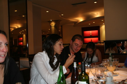 2009-03-16-Argentina-Buenos-Aires-15-Marianela-Ruben-Lucila.JPG