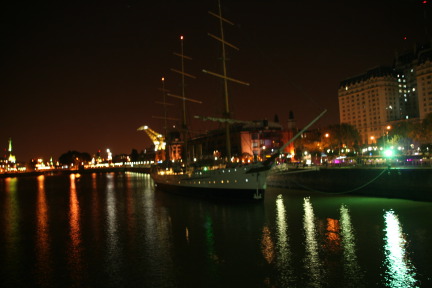 2009-03-16-Argentina-Buenos-Aires-38-ship.JPG