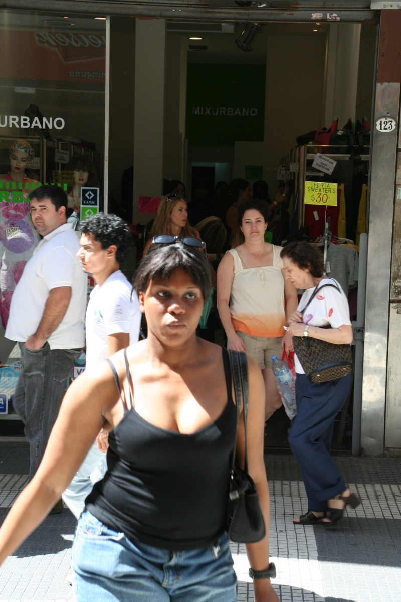 2008-03-18-Argentina-Buenos-Aires-shopping-19-Diane-Adriana-Suzi.JPG