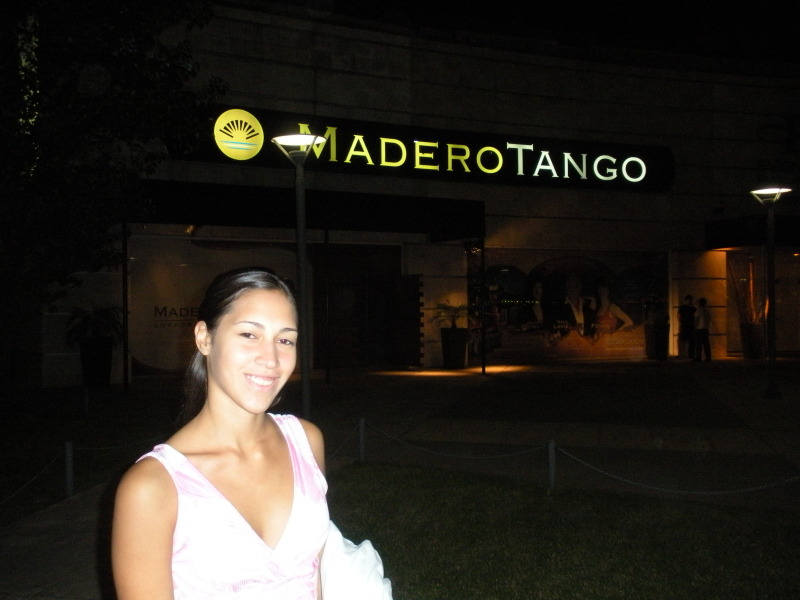 2009/03(March)/Argentina/8a-Tango-dinner/2009-03-19-Argentina-Tango-1-Marianela.JPG