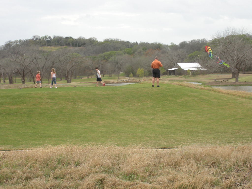 2009/03(March)/Hyatt-Hillcountry-Bastrop/2009-03-11-Hyatt-Hillcountry-Bastrop-01-Kite-Ian-Kyla-Dax-Jim.jpg