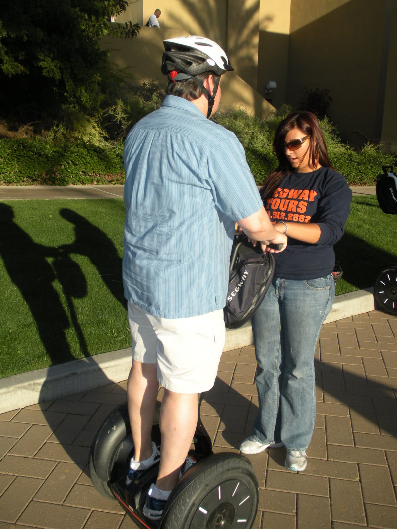 2009/03(March)/ITOC-Phoenix-training/800x600_2009-03-24-ITOC-Phoenix-18-Segway-Steve.JPG