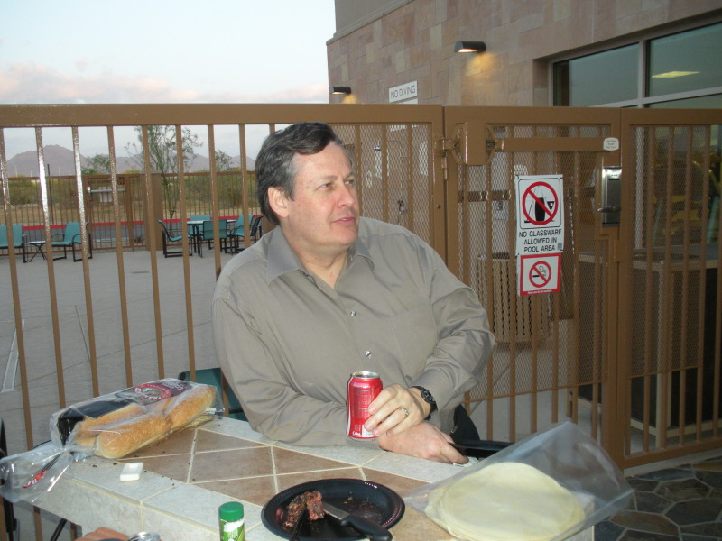 2009/03(March)/ITOC-Phoenix-training/800x600_2009-03-26-ITOC-Phoenix-Marriott-07-R4-cookout-Steve.JPG