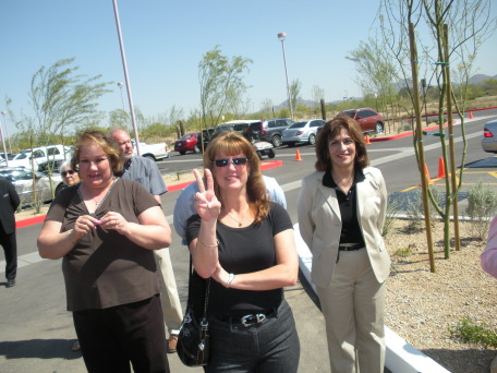 2009-03-26-ITOC-Phoenix-Marriott-03-MaryAnn-Barbie-Lydia.JPG