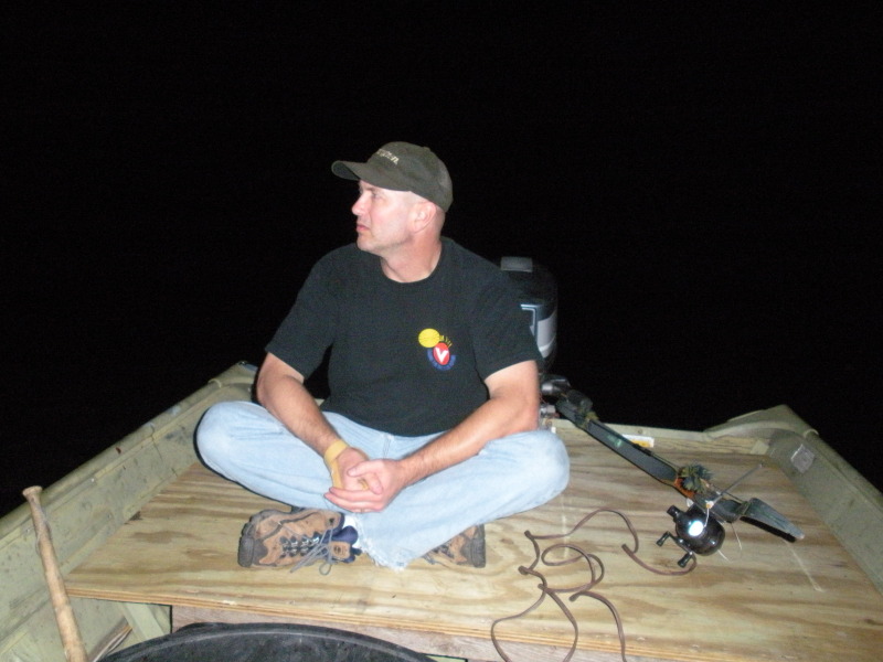 2009/05(May)/Bow-Fishing-Lake-Waco/800x600_2009-05-22-Bow-Fishing-2-Mike.JPG