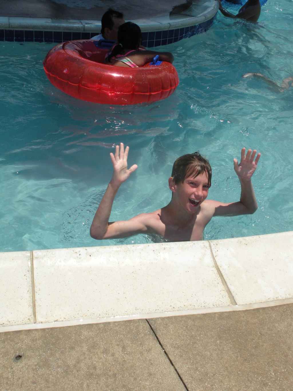 2009/05(May)/Veterans-Day-service-and-pool/1024x768_2009-05-25-Veterans-Day-28-Pool-Chance.JPG