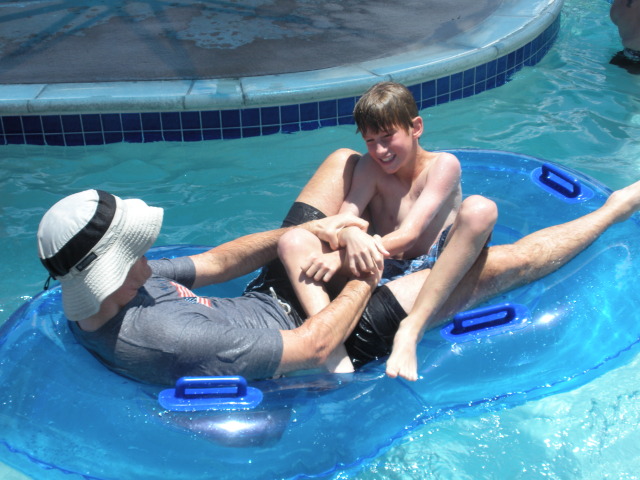 2009/05(May)/Veterans-Day-service-and-pool/640x480_2009-05-25-Veterans-Day-23-Pool-Travis-Chance.JPG