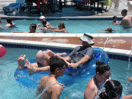 2009-05-25-Veterans-Day-20-Pool-Travis-Chance.JPG