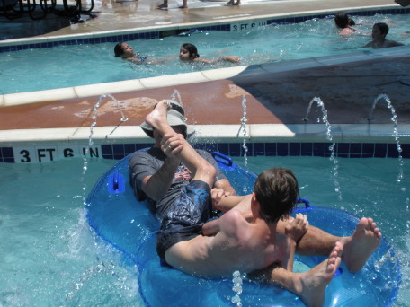2009-05-25-Veterans-Day-21-Pool-Travis-Chance.JPG
