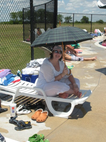 2009-05-25-Veterans-Day-25-Pool-Marci.JPG