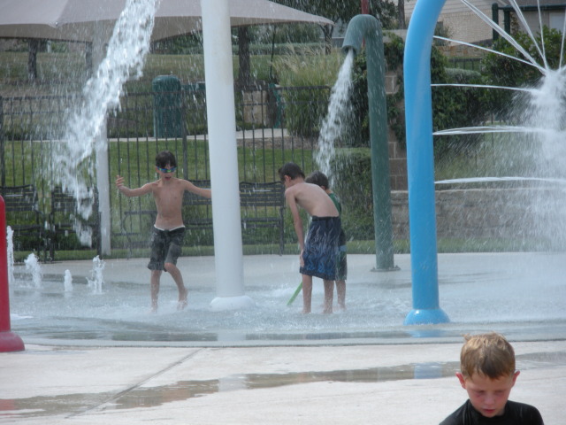 2009-06-26-Falcon-Point-pool-2-Dax-Chance-BJ.JPG