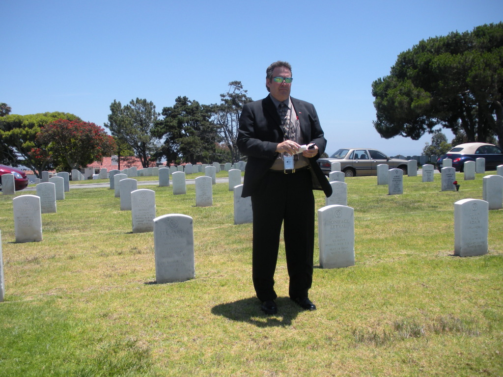 2009-07-09-ITOC-San-Diego-CA-05-Ft-Rosecrans-Cemetery-Steve.JPG