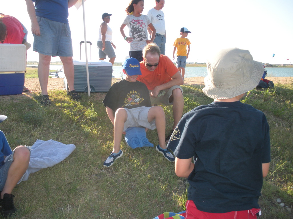 2009/07(July)/Pack409-Den4-Ice-sliding/1024x768_2009-07-14-Pack409-Den4-Ice-sliding-08.JPG