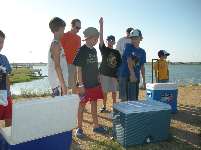 2009/07(July)/Pack409-Den4-Ice-sliding/800x600_2009-07-14-Pack409-Den4-Ice-sliding-03-Chance.JPG