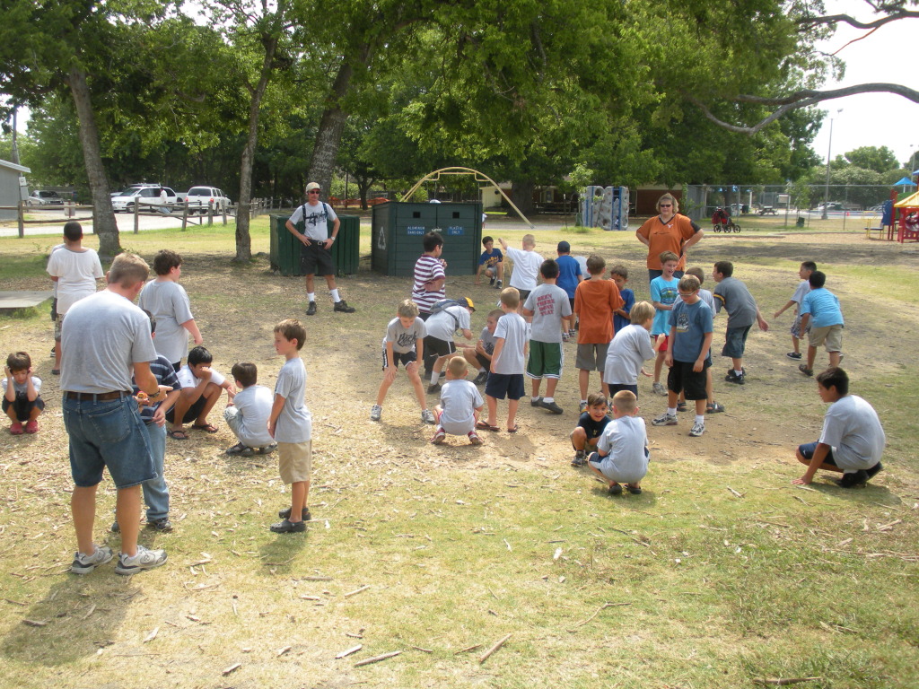 2009/07(July)/Pack409-park/1024x768_2009-07-18-Pack409-park-06-rock-paper-scissors.JPG