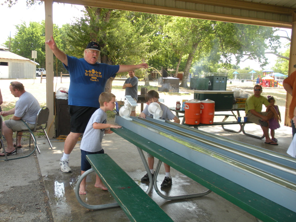 2009/07(July)/Pack409-park/1024x768_2009-07-18-Pack409-park-18-boat-races.JPG