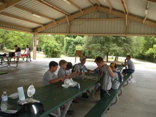 2009-07-18-Pack409-park-65-knots.JPG