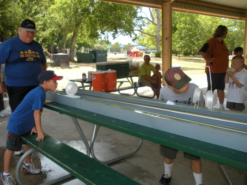2009/07(July)/Pack409-park/800x600_2009-07-18-Pack409-park-20-boat-races.JPG
