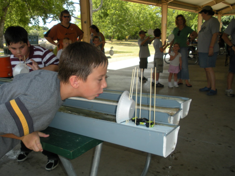 2009/07(July)/Pack409-park/800x600_2009-07-18-Pack409-park-24-boat-races.JPG