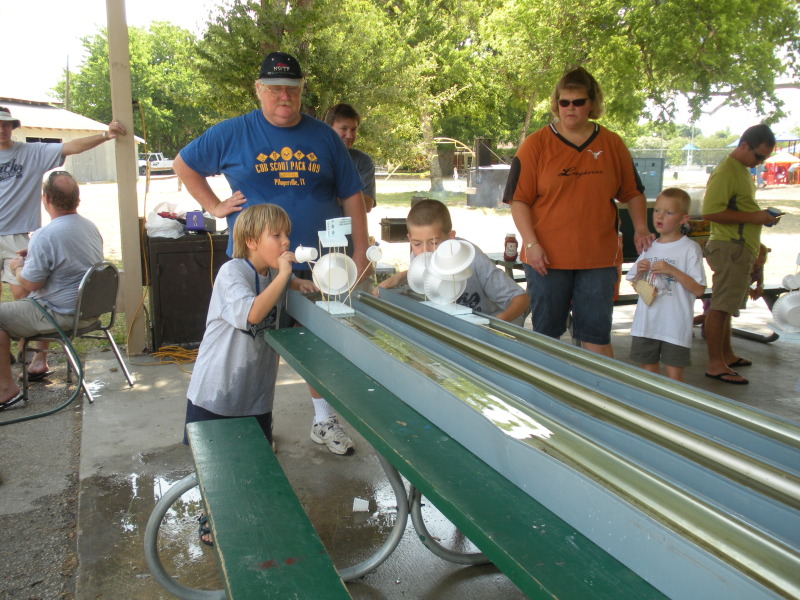 2009/07(July)/Pack409-park/800x600_2009-07-18-Pack409-park-32-boat-races.JPG