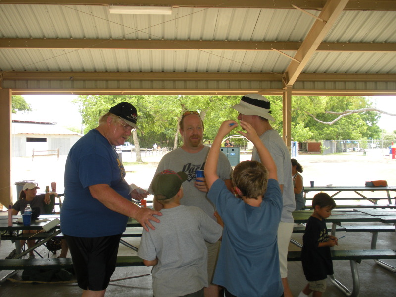 2009/07(July)/Pack409-park/800x600_2009-07-18-Pack409-park-56-Tom-Travis.JPG