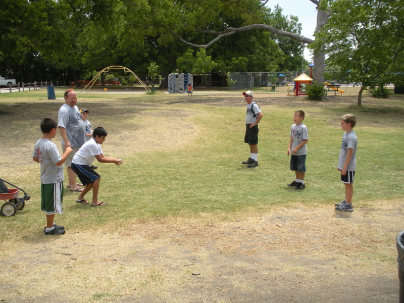 2009-07-18-Pack409-park-59-water-balloon-toss.JPG