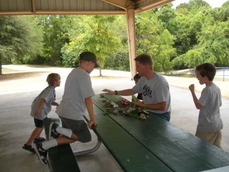 2009-07-18-Pack409-park-67-find-the-matches.JPG