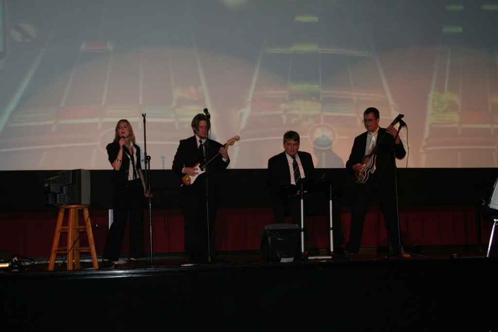2009/09(September)/Beatles-RockBand-at-Alamo-Drafthouse/1024x768_2009-09-20-Beatles-RockBand-Alamo-Drafthouse-16.JPG