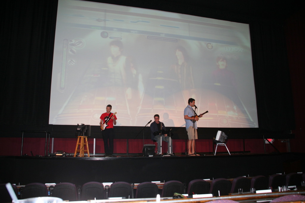 2009/09(September)/Beatles-RockBand-at-Alamo-Drafthouse/1024x768_2009-09-20-Beatles-RockBand-Alamo-Drafthouse-30.JPG