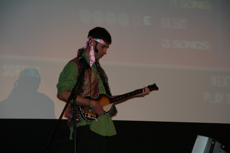 2009/09(September)/Beatles-RockBand-at-Alamo-Drafthouse/800x600_2009-09-20-Beatles-RockBand-Alamo-Drafthouse-12-Stan.JPG